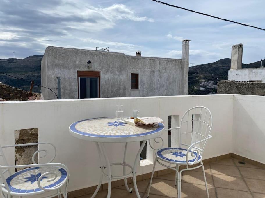 Blue House Villa Koronos Exterior photo